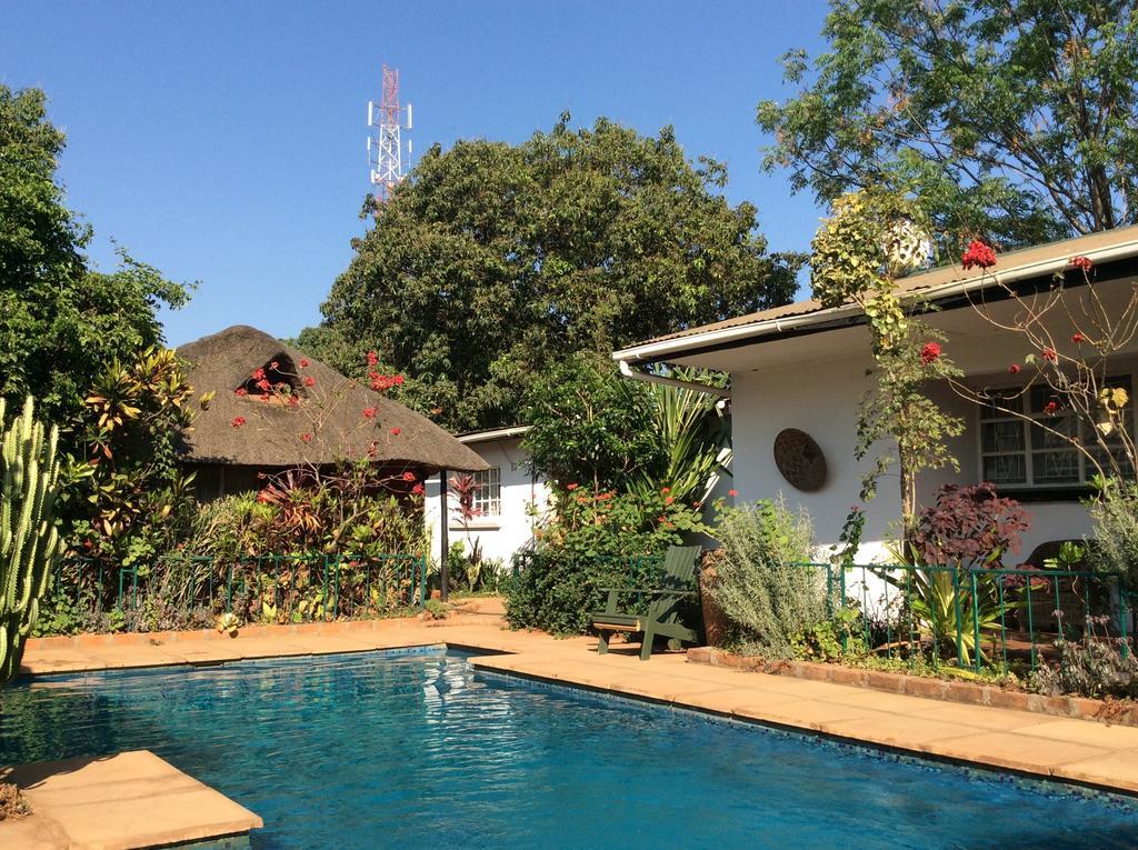 Tabonina Guesthouse Livingstone Bagian luar foto